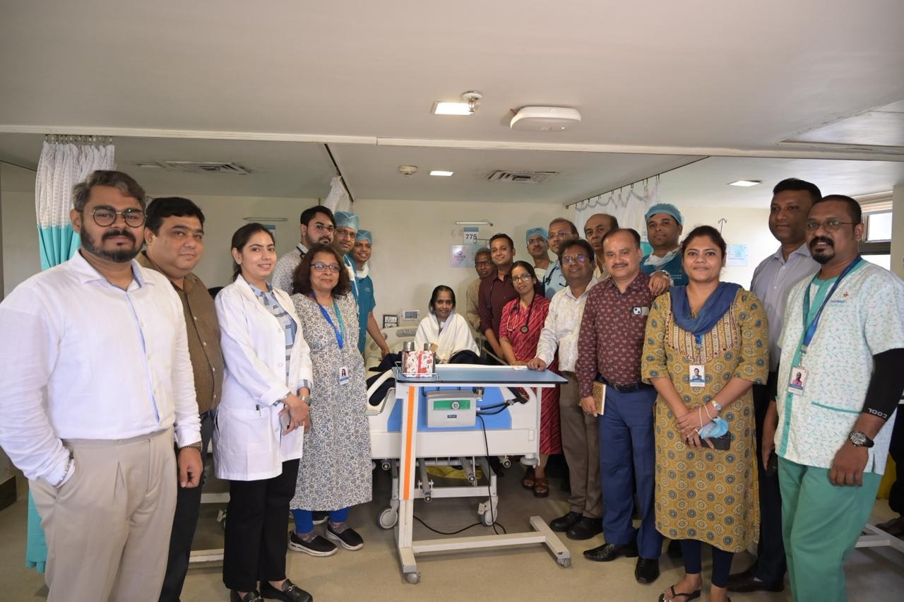 Manipal Hospital, Broadway saves a 60-year-old woman from severe lung failure with advanced ECMO support